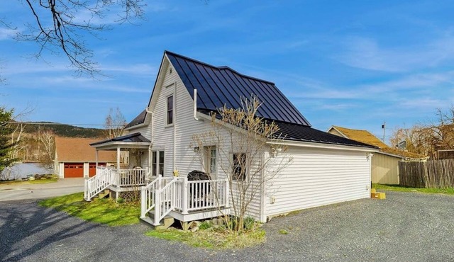 Lakeview Getaway - Trailer Parking, Walk to Ramp, Dogs Welcome & High-Speed WiFi