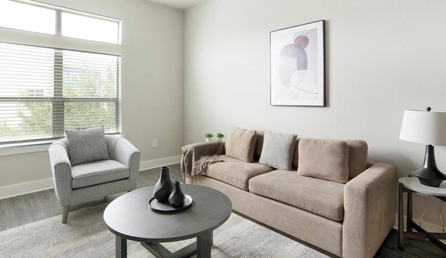Landing | Amazing 2BD, Pool, Clubhouse