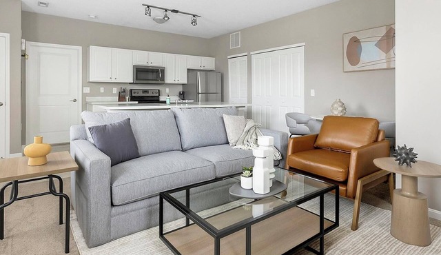 Landing | Chic 1BD, Clubhouse, Pool