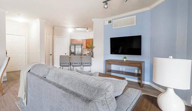 Landing | Spectacular 2BD, Clubhouse