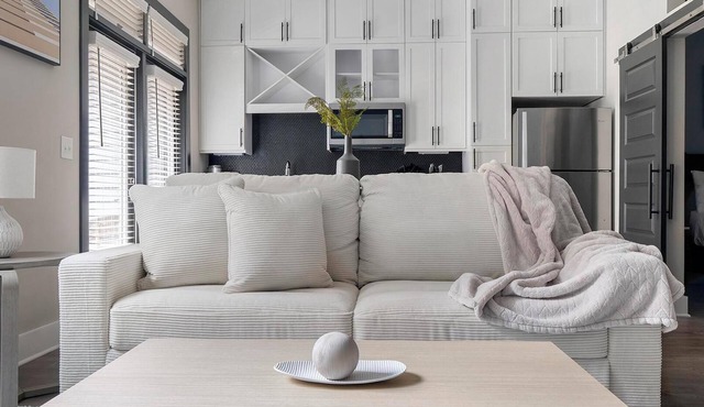 Landing | Spectacular 1BD, Clubhouse, Courtyard