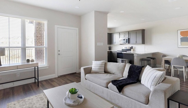 Landing | Stunning 3BD in Weatherford