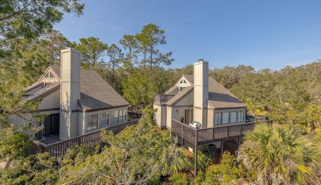 Located in Sea Palms with beautiful Marsh views!