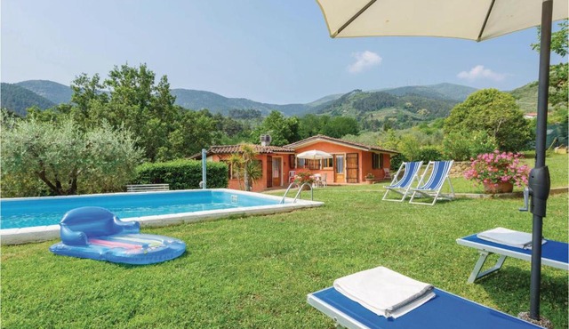 Lovely Home In Colle Di Compito Lu