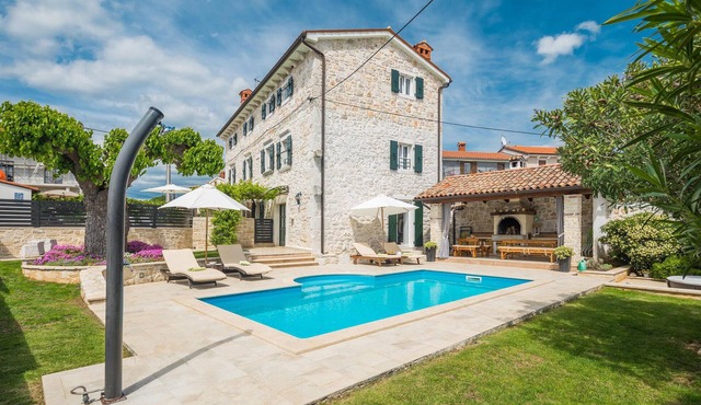Lovely home in Dracevac