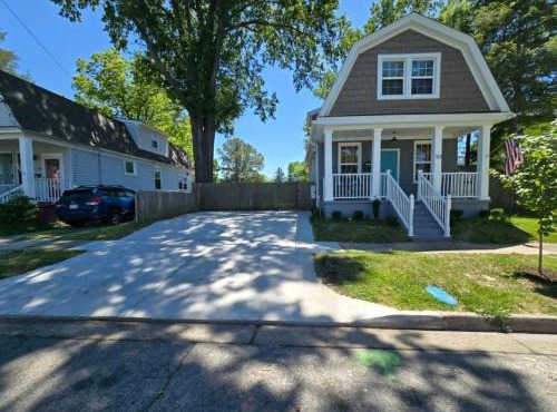 Luxury 2-Bedroom House in superb Norfolk With Cool AC and Charm