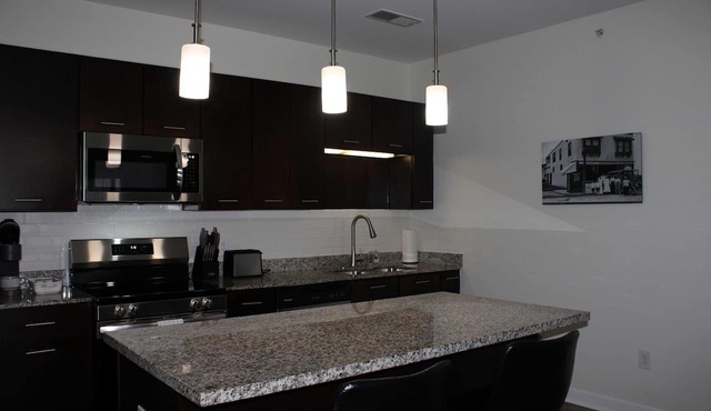 Luxury 2BR with Pool Access
