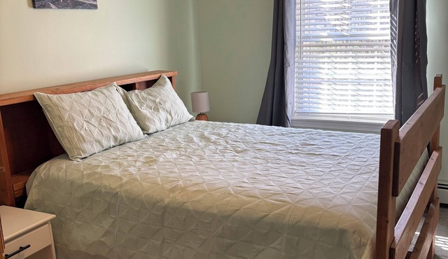 Luxury 4 bedroom house in Biddeford, walk to Fortunes Rock Beach, private pool.
