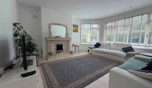 Luxury 4BDR Retreat With Garden and Workspace