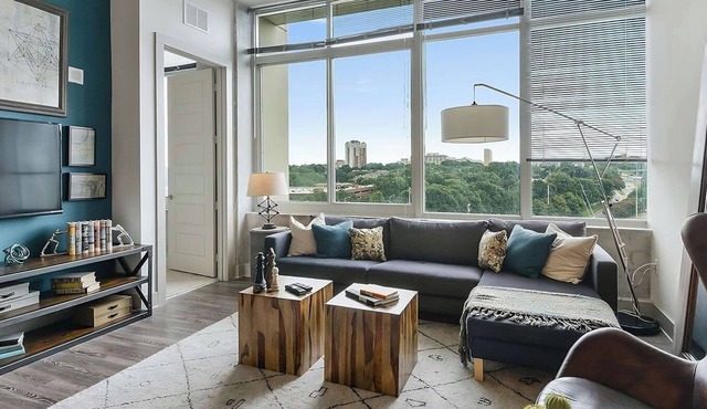 Luxury Downtown ATL High-Rise- 19th Floor City Views
