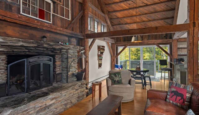 Mad House Rentals 10 Bedroom Lodge by RedAwning