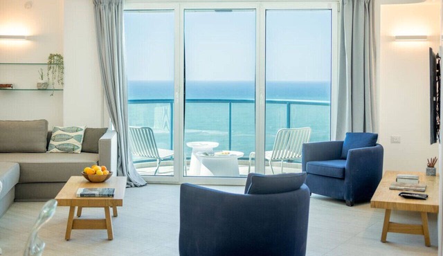 Magnificent Sea-View Panorama Apt by Sea N' Rent