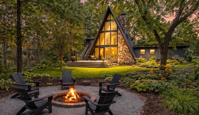 Maple Bluff Escape | A-Frame w/Theater + Hot Tub in Stevens Point