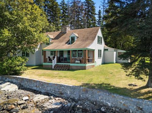 Marshall Point Cottage, classic 5-bedroom