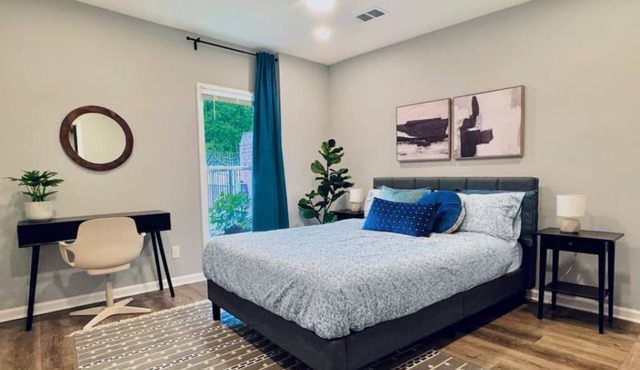 Modern 1 BR Retreat: Next to Beltline, Ponce, Keurig