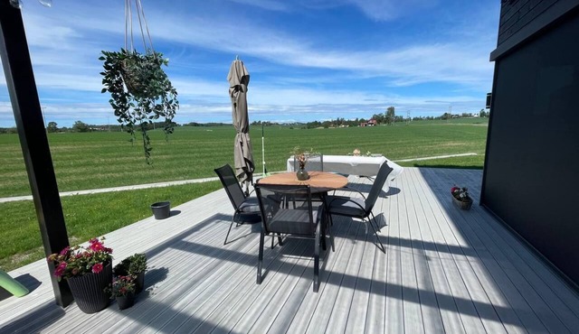 Modern detached house with sauna! 6 beds. 20 min. From Oslo.