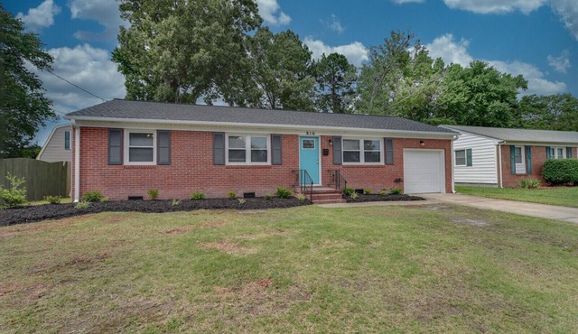 Modern Hampton Home! Prime Location!