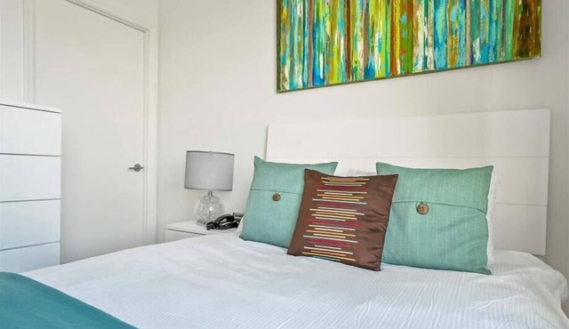 Modern Studio | Upscale Amenities | Kitchen & Laundry
