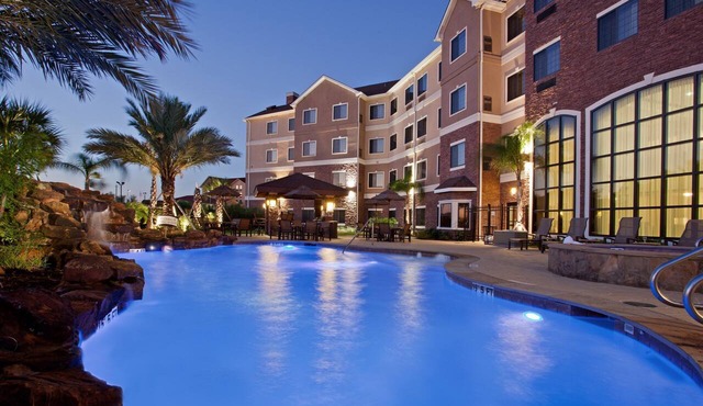 Modern Suite | Free Breakfast + Pool + Hot Tub
