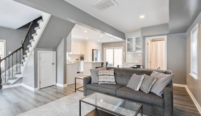 Monthly pet-friendly, <5 min walk to beach
