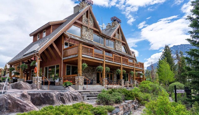 Mountain Getaway | Great Location/Hot Pools Access