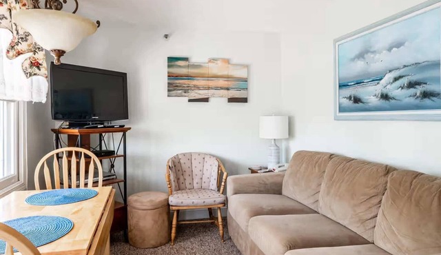 Nautical Mile Resort 1-Bedroom Efficiency Suite