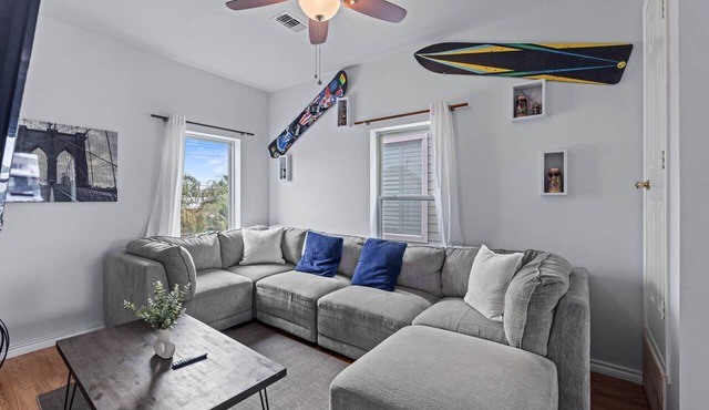 Near Downtown Heights Apt | Yard Terrace WiFi Desk
