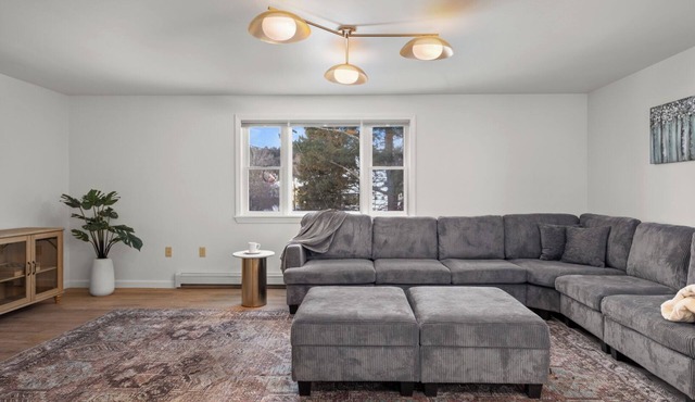 Newly Remodeled 5bed Walkable to Stowe Village
