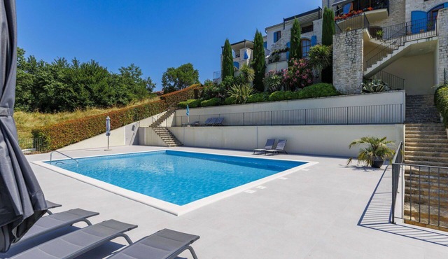 Nice apartment in villa for 4 people with A/C, WIFI, pool, TV and terrace