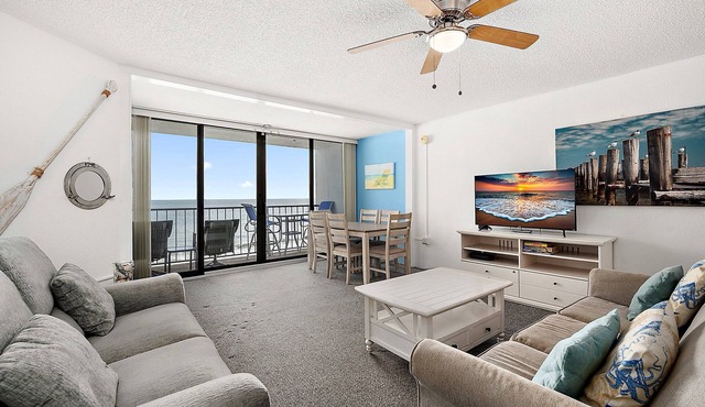 Oceanfront 2 Bed/2 Bath, Sleeps 8, Outdoor Pool