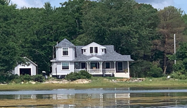Oceanfront, Exceptional Lighthouse Views, Private & Short Walk to Restaurants