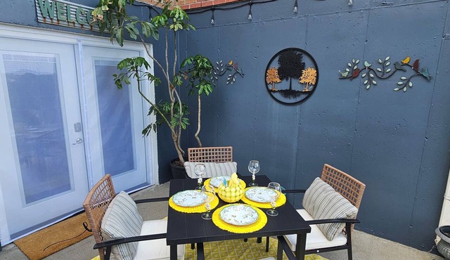 OMORPHIA LUXE HIDEAWAY A beautifully curated hidden sanctuary in Cincinnati