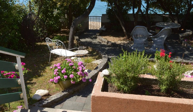 One bedroom apartment near beach Kožino (Zadar) (A-13085-a)