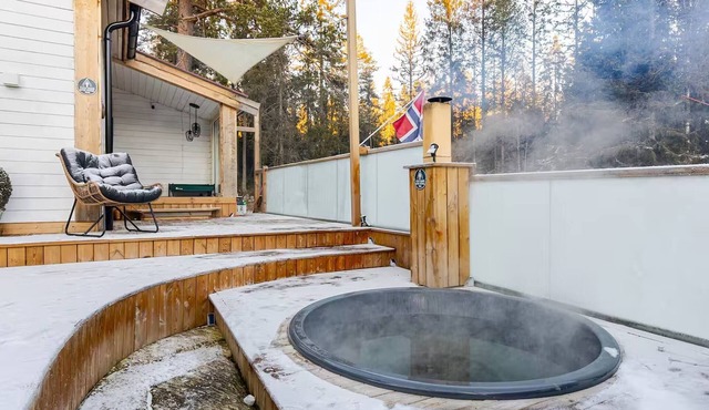 Oslo Wildwood Lodge – Wood-Fired Hot Tub