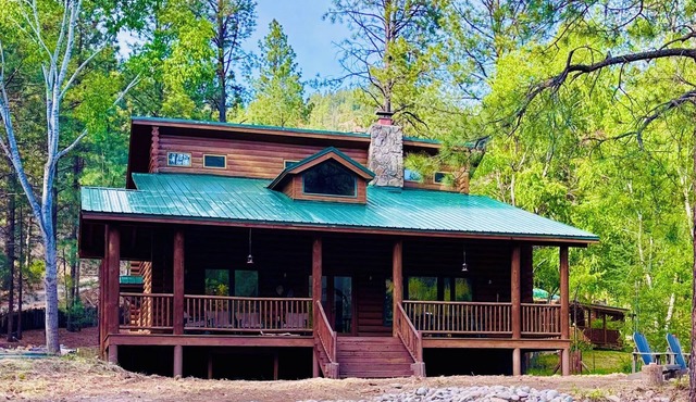 Pecos Riversong Cabin - a modern 3-bedroom cabin on the Pecos River