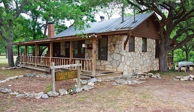 Pedasito Del Rio Just Steps from the Beautiful Guadalupe River