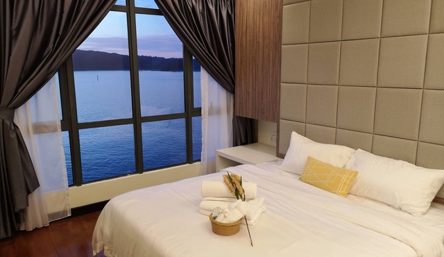 Pelagos Suites. Sunset Seaview with infinity pools 4B3R LUXURY 10PAX