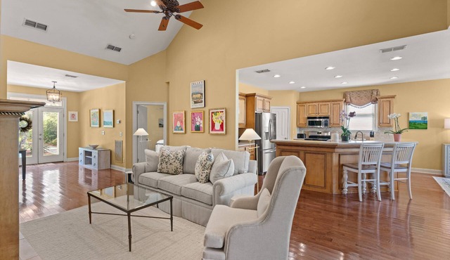 Pet Friendly | Spacious Kitchen | Wine Fridge | Garage | Decks | Bonus Room | Fenced Backyard