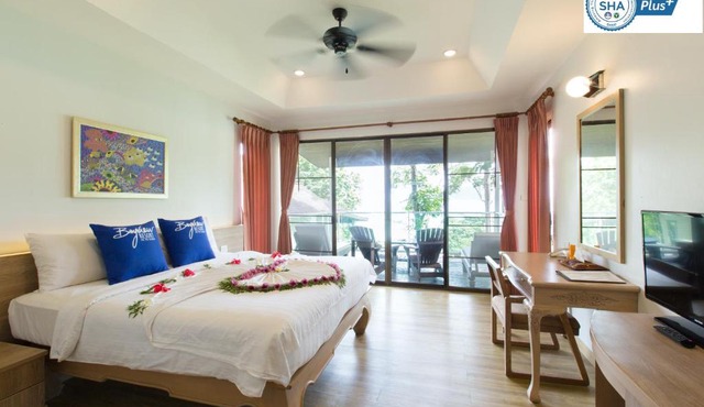 Phi Phi Bayview Premier Resort in Phi Phi Island