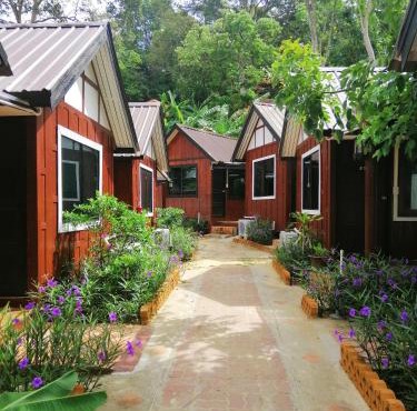 Phi Phi Long Beach Bungalow (Had Yao) in Phi Phi Islands