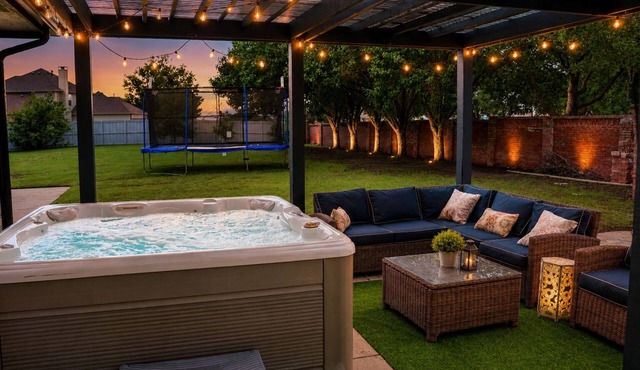 Plano Luxury Retreat · Hot Tub · Theater · Game Room Dallas/Frisco Sleeps 8