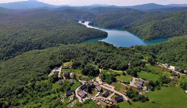 Plitvice Lakes Hotel Ethno Houses