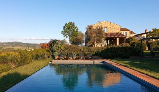 Podere Aster - Nine Bedroom Villa, Sleeps 22