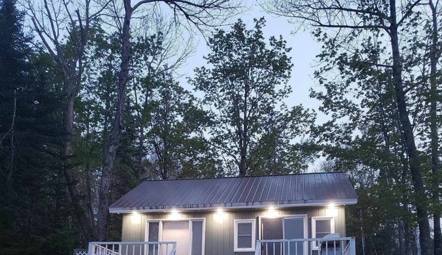 Portage Lakefront Cottage