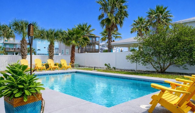 Private Heated Pool, Ocean Views, Golf Cart Included