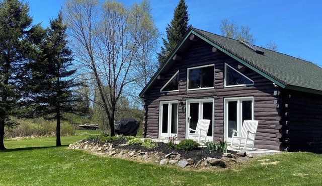Private Lakefront Log Cabin
