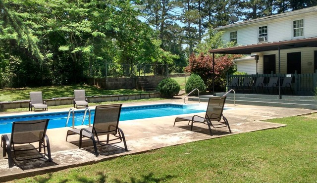 PRIVATE POOL - Family Fun 6BR 4 BA Complete Privacy on land! Cottagecore