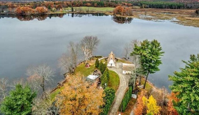 Private Waterfront Home on Your Own Peninsula!
