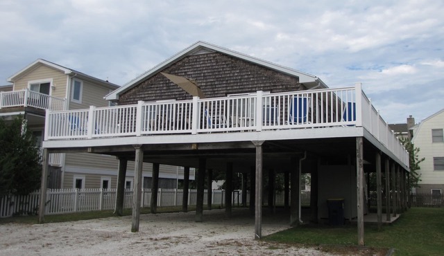Quaint 3 bedroom, 2 bath, beach house located one block from the beach.