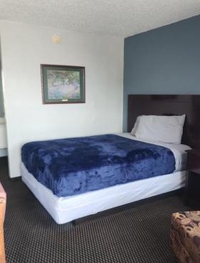 Queen Bed Hotel Room 332